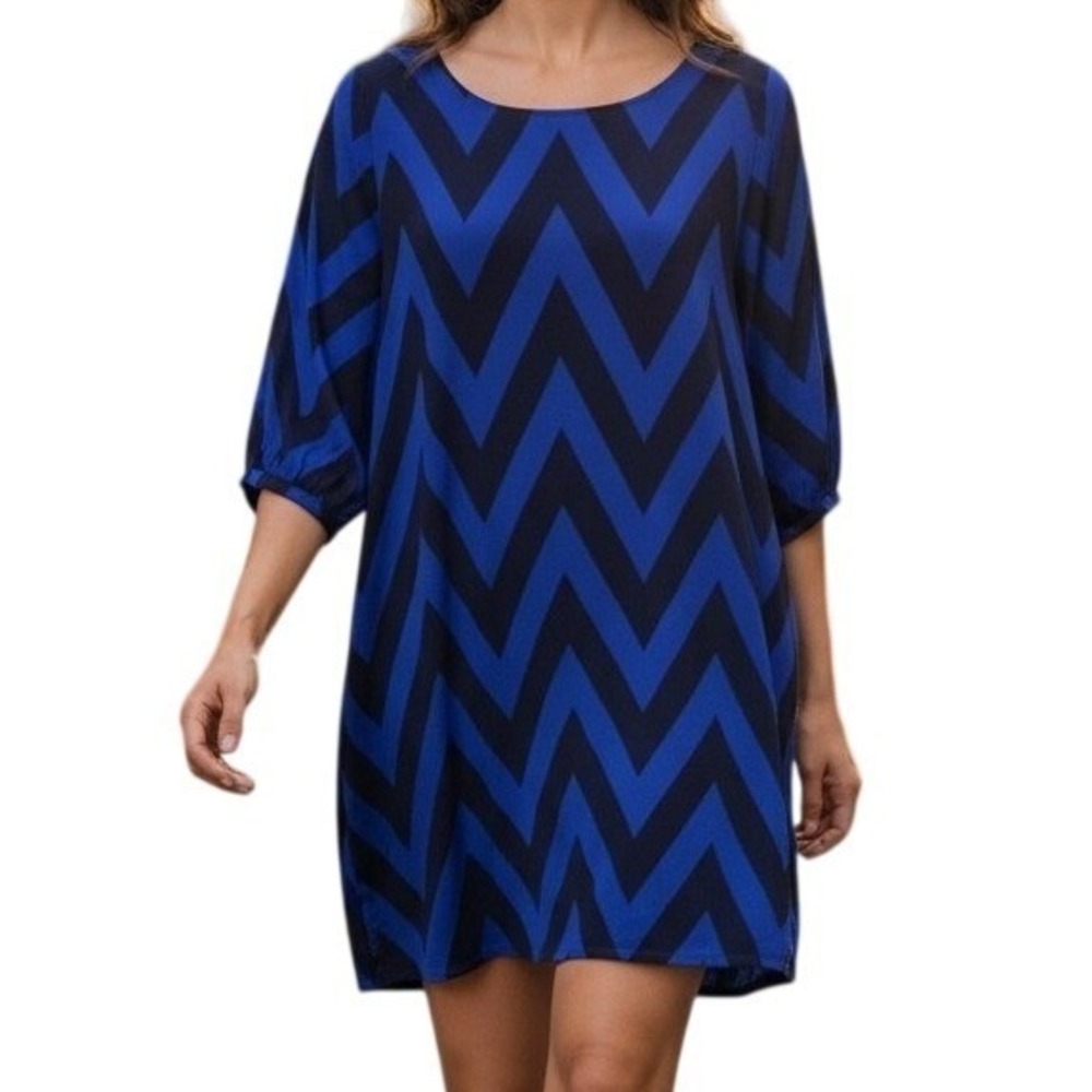 🆕 NEEDLE & THREAD Blue Chevron Zigzag 3/4 Sleeve Shift Dress  EUC Size M USA